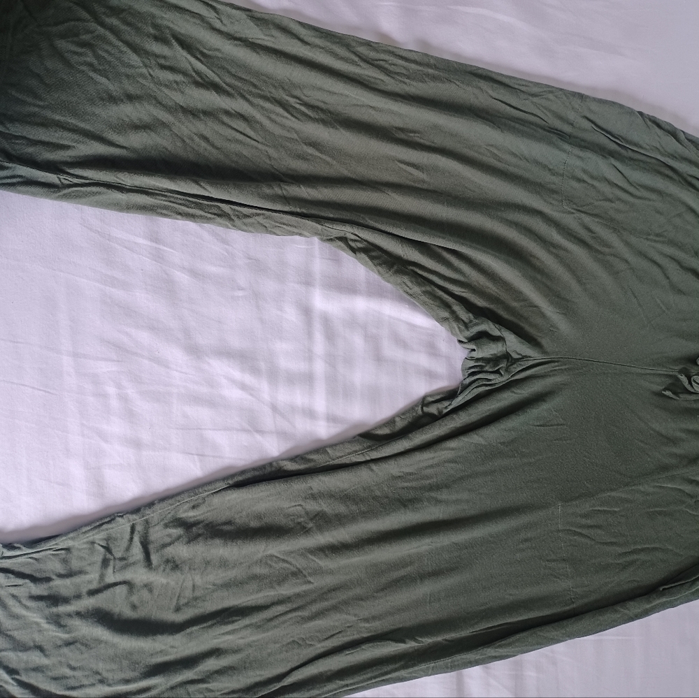 Size Large Annabelle lounge pants